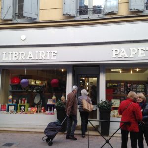 フランス土産”予算３００円の素敵を求めて”