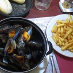 ムール貝をフランスで食べると|一人バケツ鍋一杯が当たり前